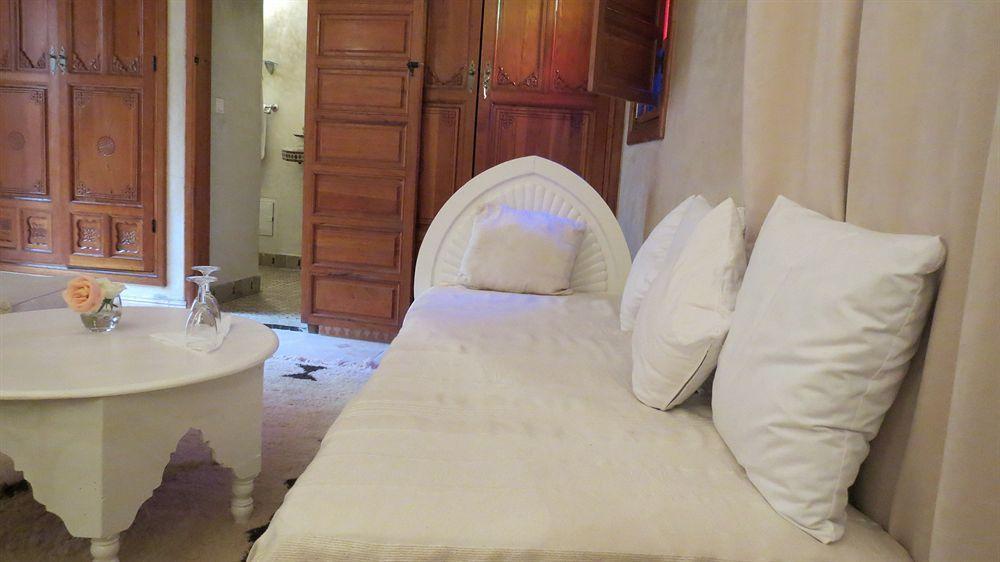 Riad Awinati Location Privatisee ,Piscine Chauffee , Beau Rooftop Маракеш Екстериор снимка