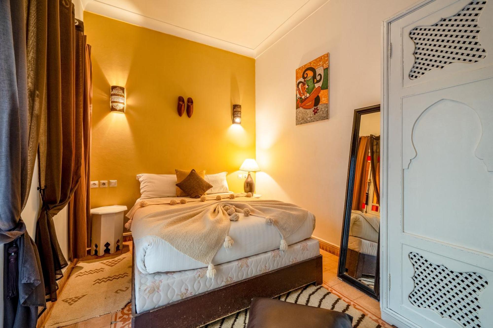 Riad Awinati Location Privatisee ,Piscine Chauffee , Beau Rooftop Маракеш Екстериор снимка