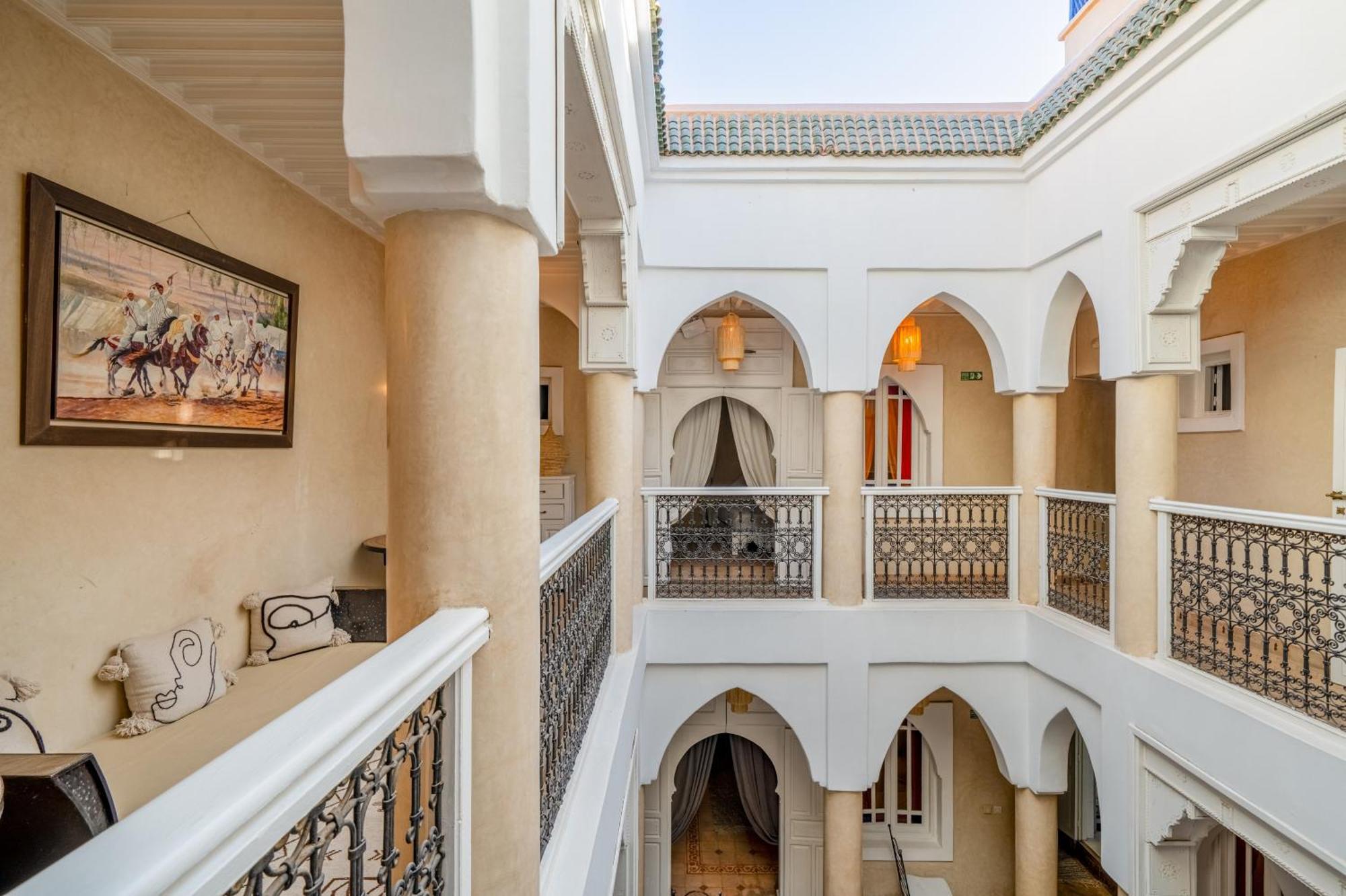 Riad Awinati Location Privatisee ,Piscine Chauffee , Beau Rooftop Маракеш Екстериор снимка