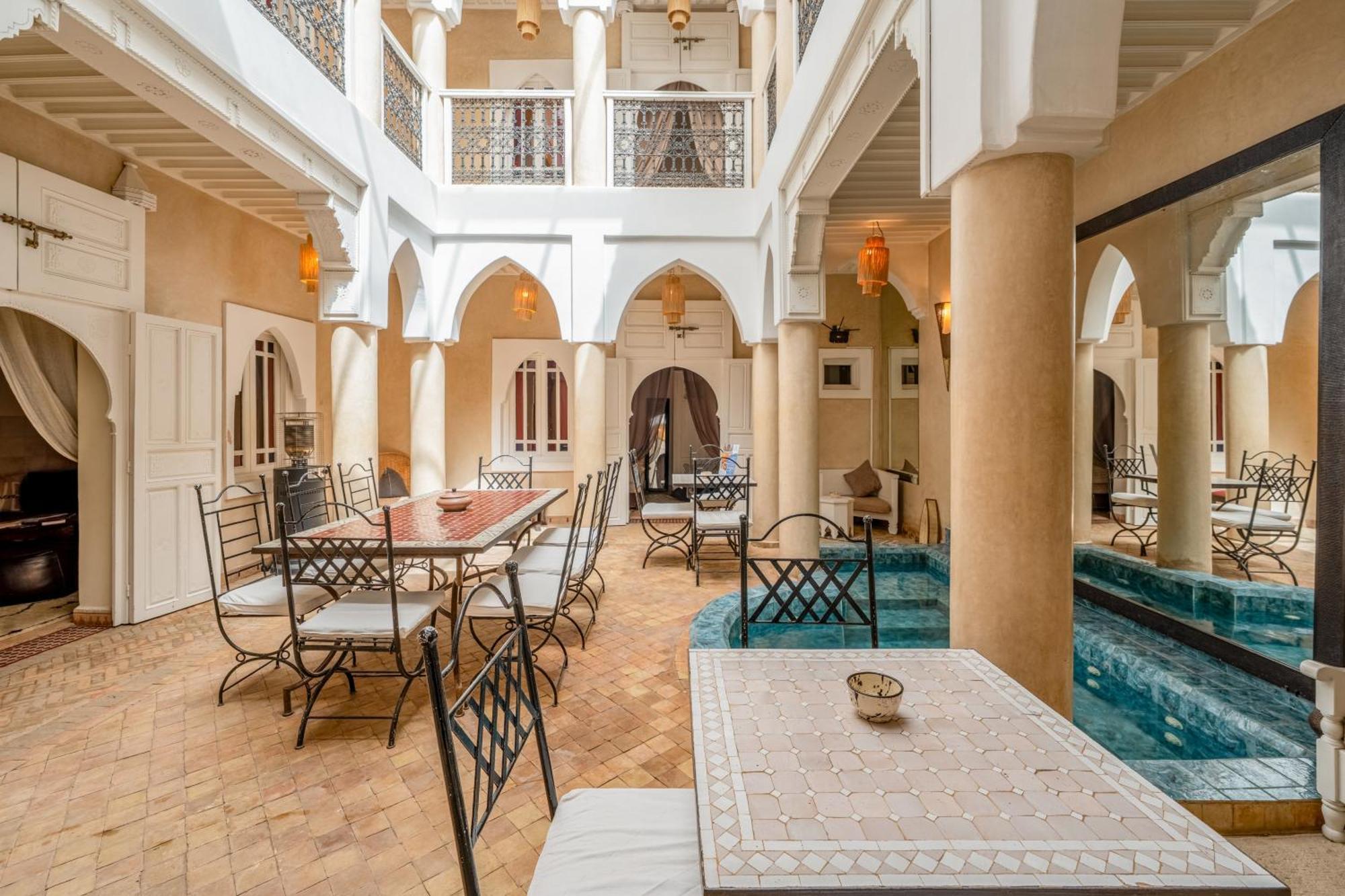 Riad Awinati Location Privatisee ,Piscine Chauffee , Beau Rooftop Маракеш Екстериор снимка
