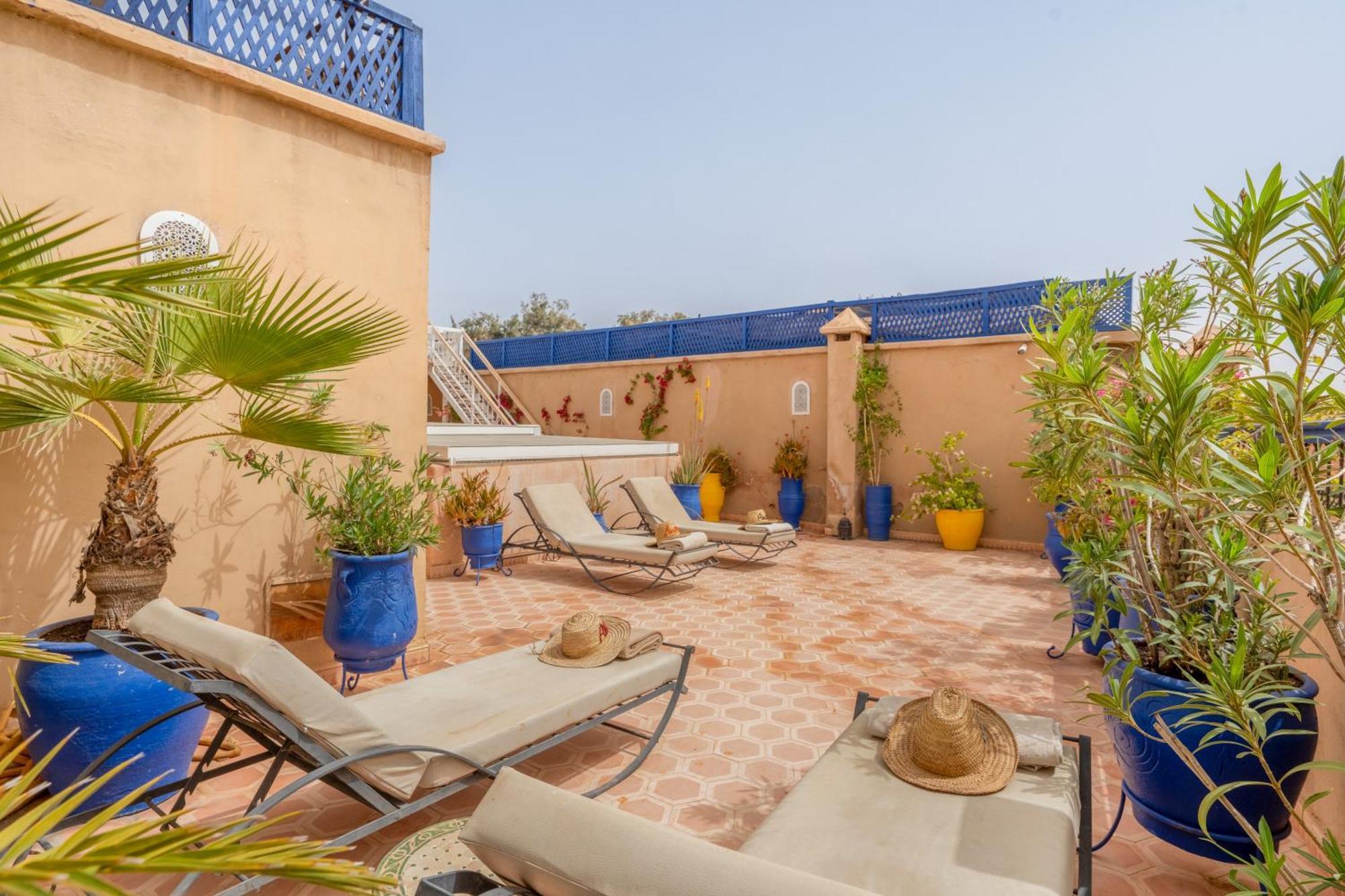 Riad Awinati Location Privatisee ,Piscine Chauffee , Beau Rooftop Маракеш Екстериор снимка