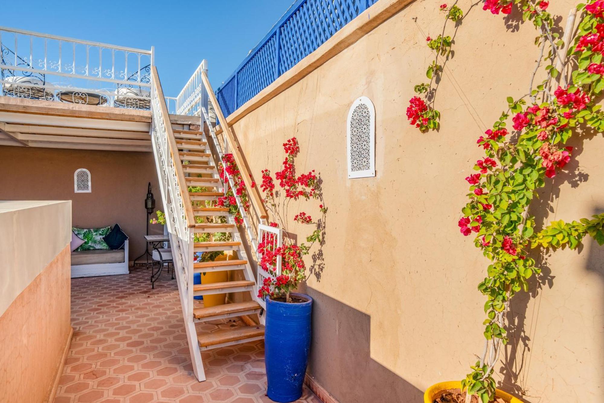 Riad Awinati Location Privatisee ,Piscine Chauffee , Beau Rooftop Маракеш Екстериор снимка