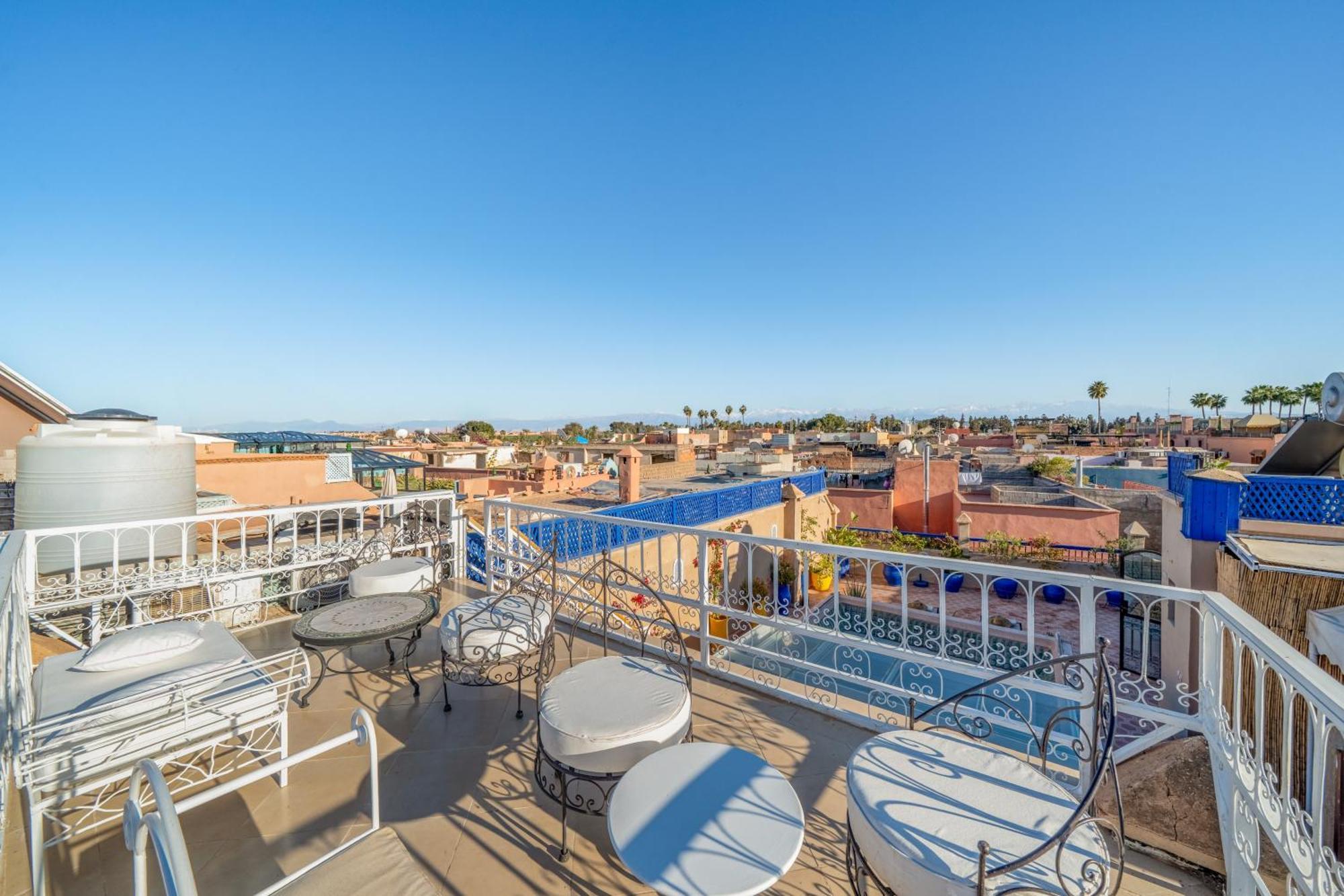 Riad Awinati Location Privatisee ,Piscine Chauffee , Beau Rooftop Маракеш Екстериор снимка