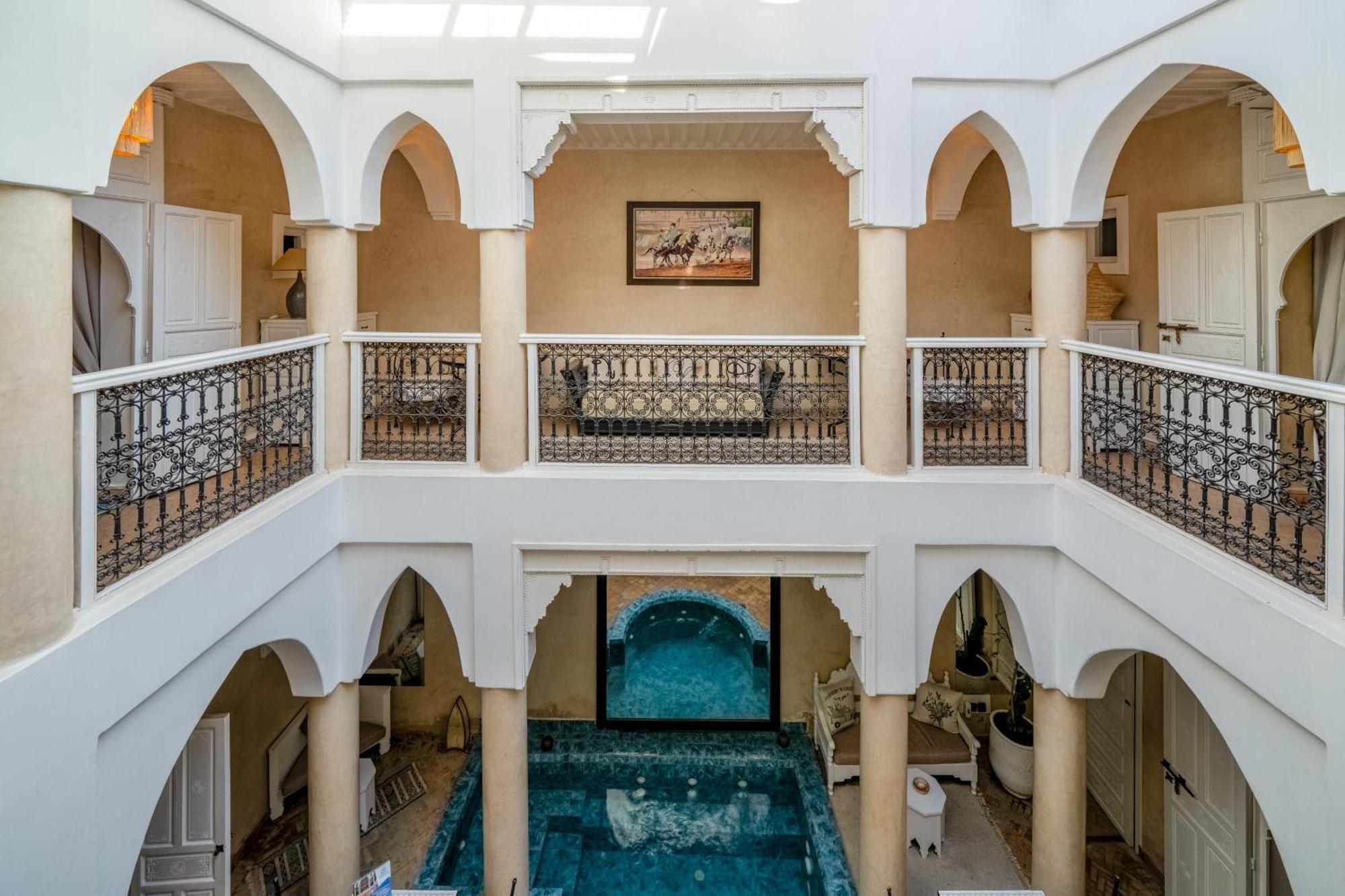 Riad Awinati Location Privatisee ,Piscine Chauffee , Beau Rooftop Маракеш Екстериор снимка