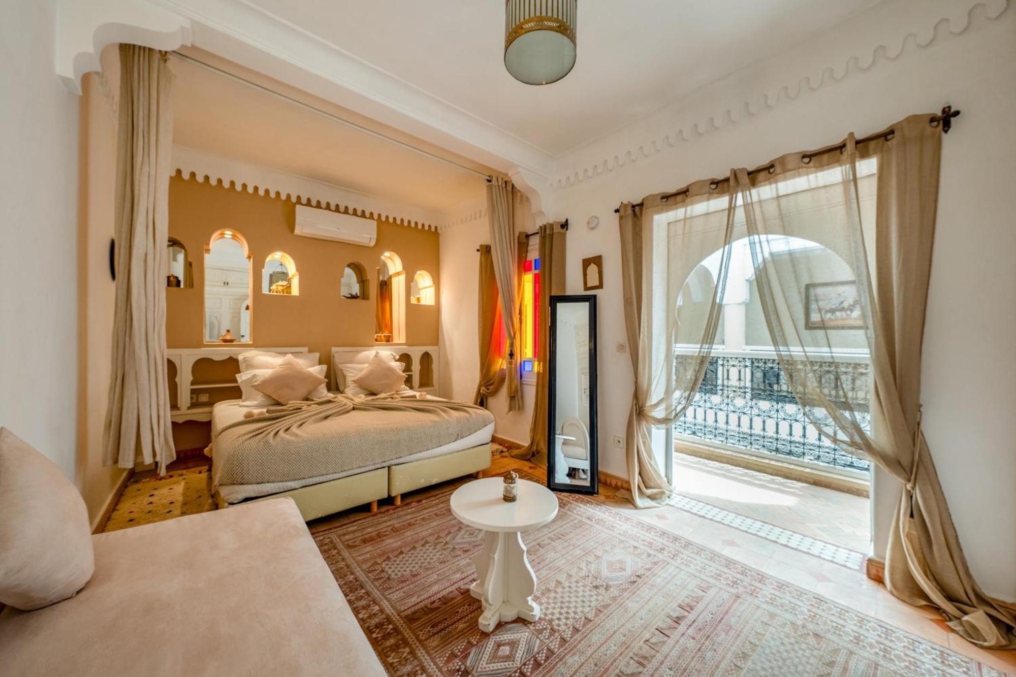 Riad Awinati Location Privatisee ,Piscine Chauffee , Beau Rooftop Маракеш Екстериор снимка
