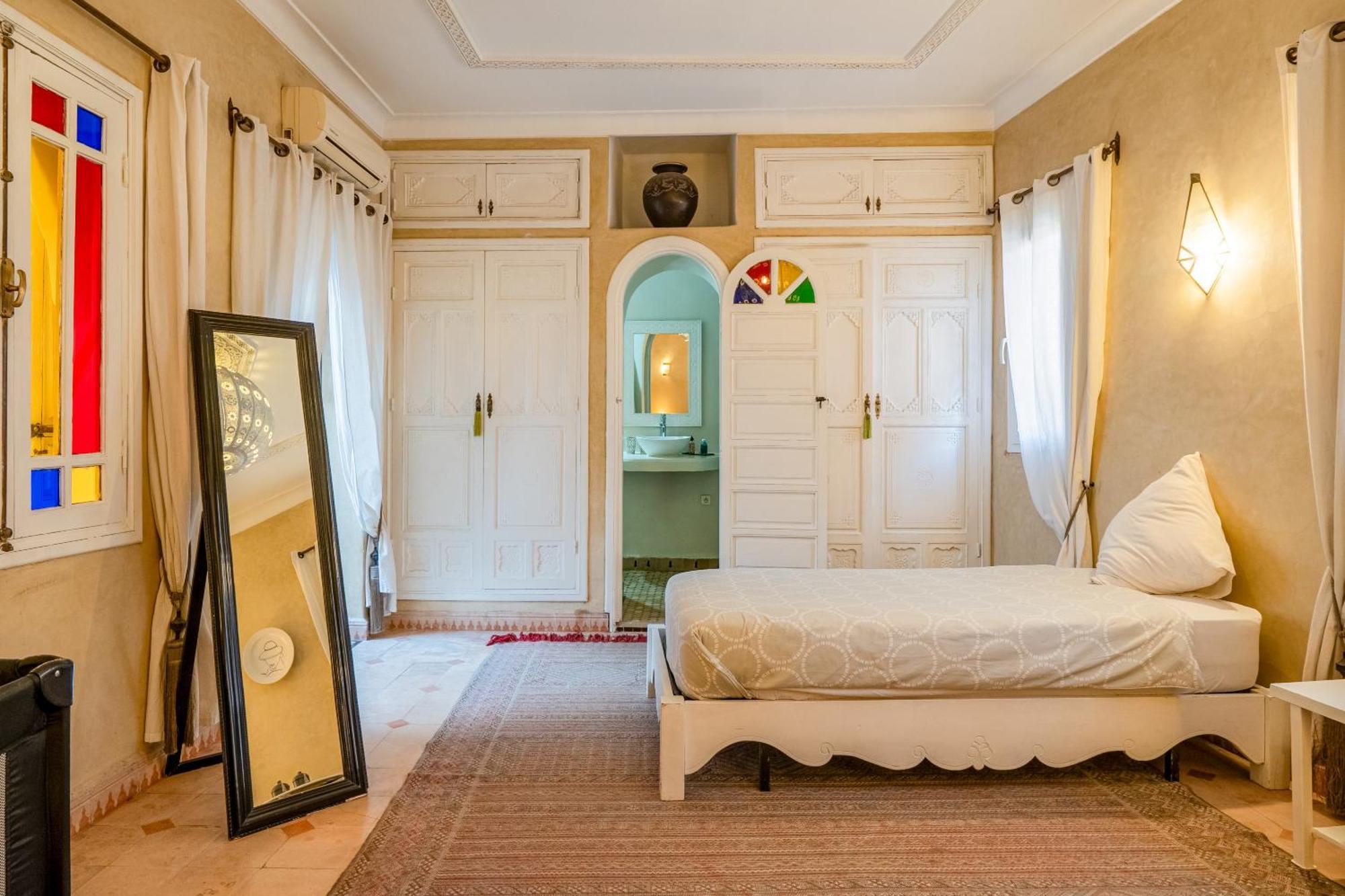 Riad Awinati Location Privatisee ,Piscine Chauffee , Beau Rooftop Маракеш Екстериор снимка