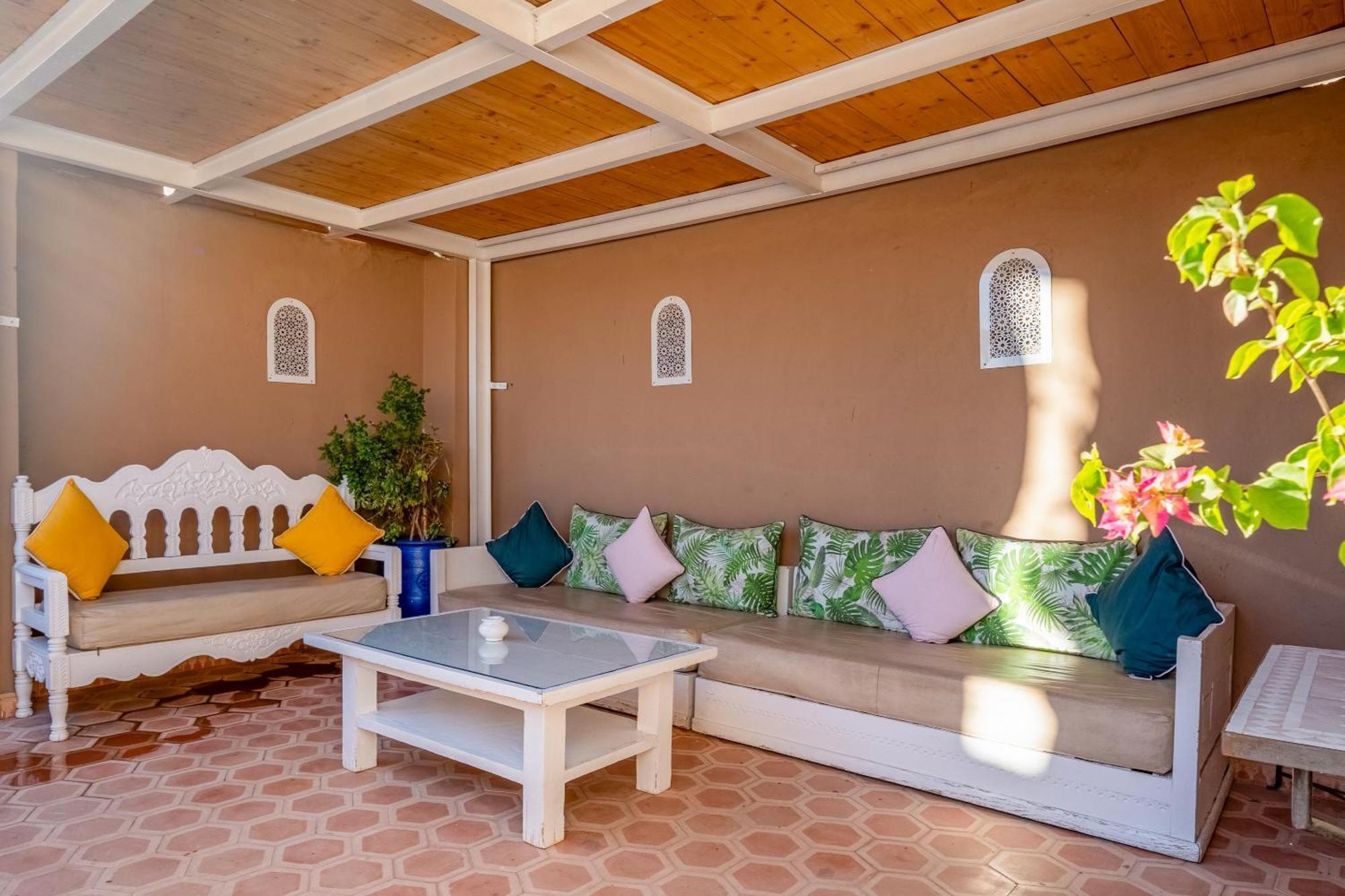 Riad Awinati Location Privatisee ,Piscine Chauffee , Beau Rooftop Маракеш Екстериор снимка