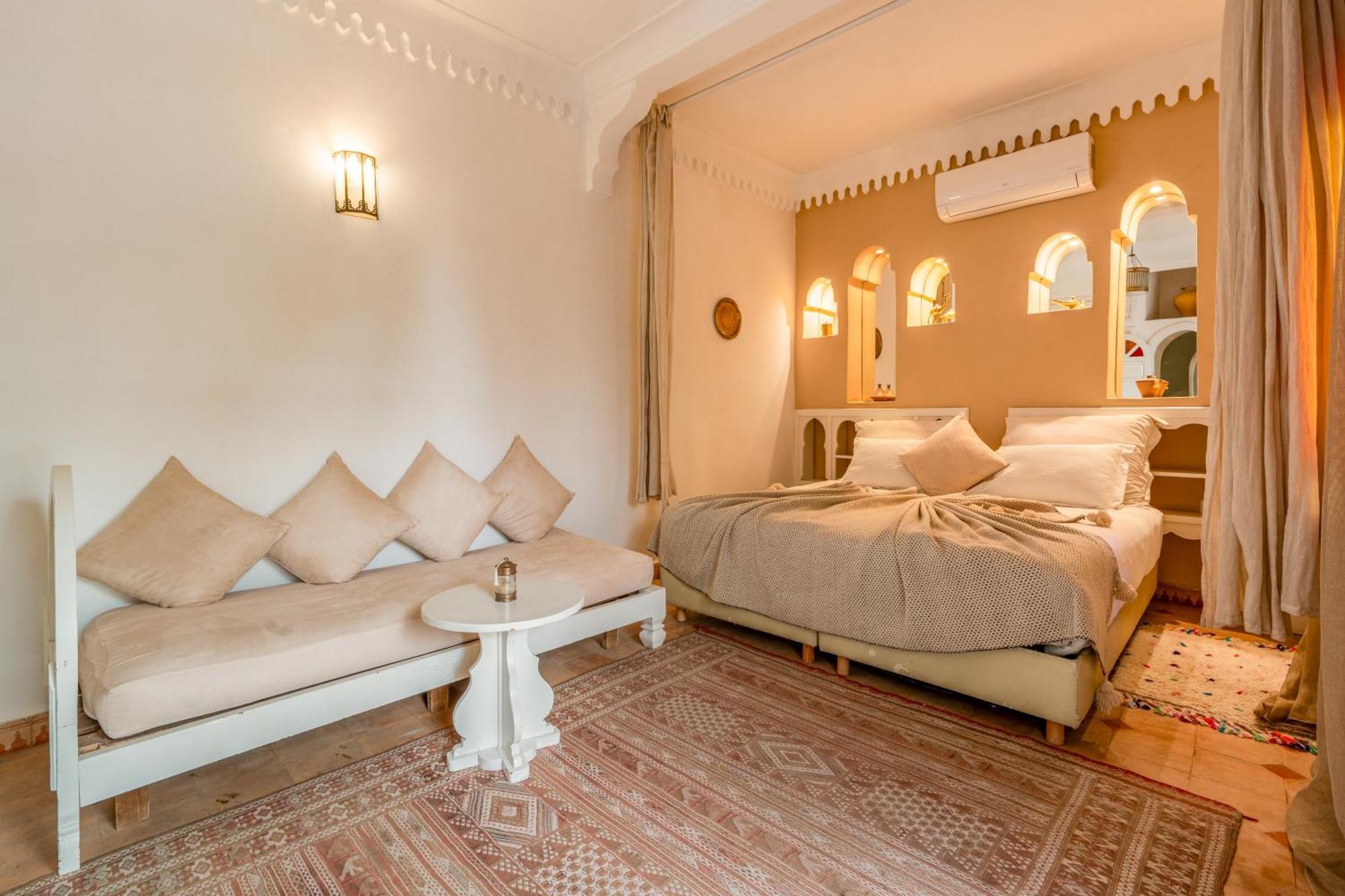 Riad Awinati Location Privatisee ,Piscine Chauffee , Beau Rooftop Маракеш Екстериор снимка