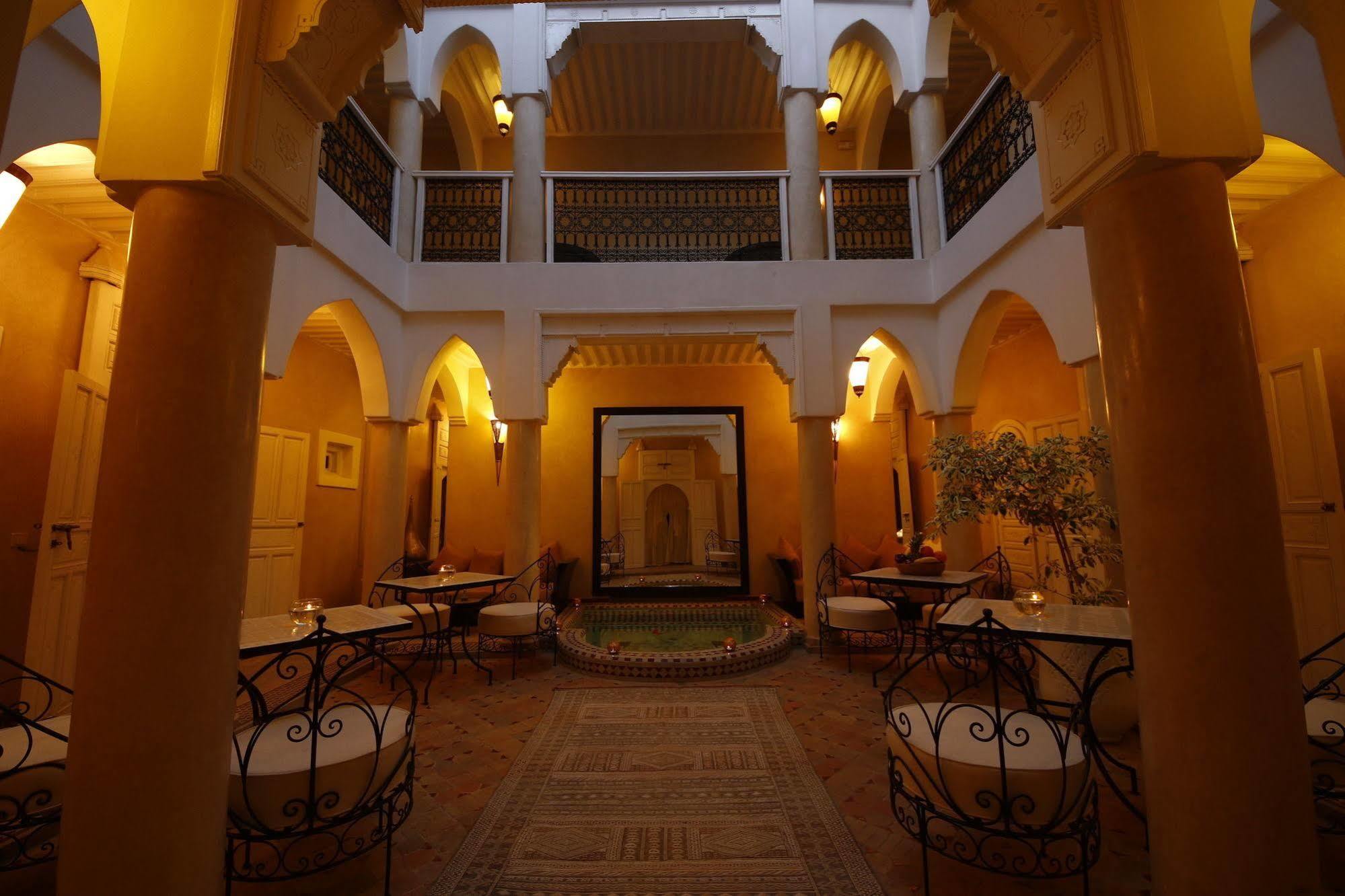 Riad Awinati Location Privatisee ,Piscine Chauffee , Beau Rooftop Маракеш Екстериор снимка