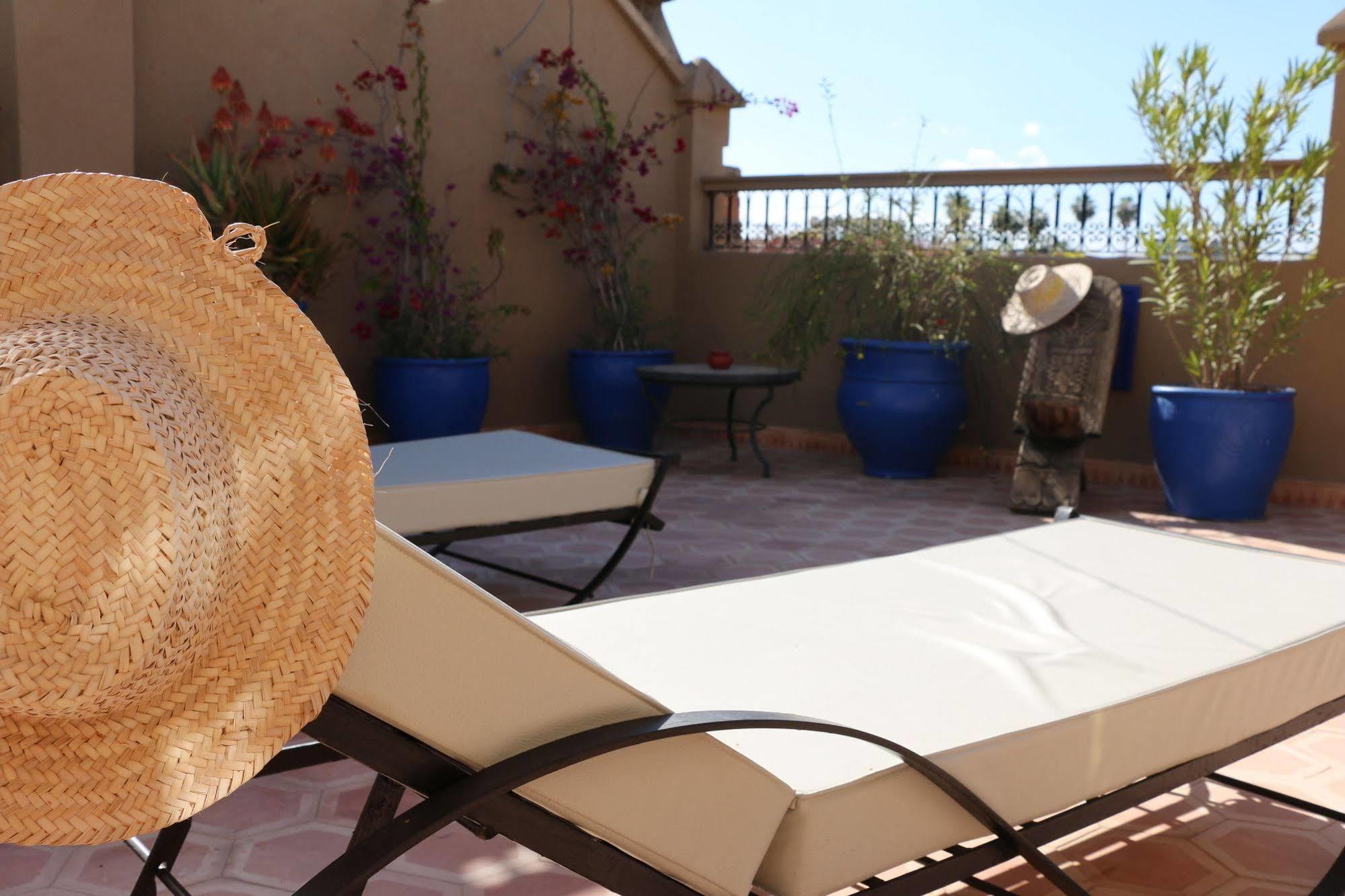Riad Awinati Location Privatisee ,Piscine Chauffee , Beau Rooftop Маракеш Екстериор снимка